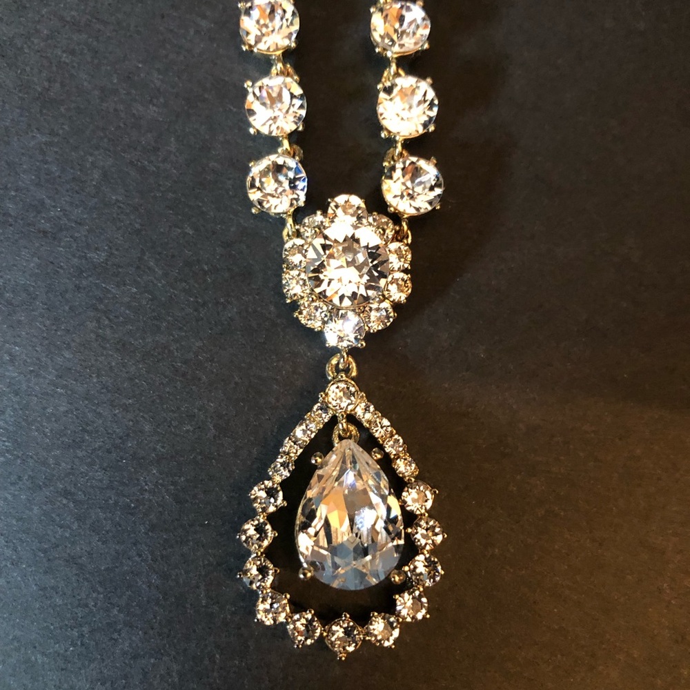 Costume jewelry necklace with bling